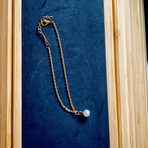 Gold chain anklet with pearl charm